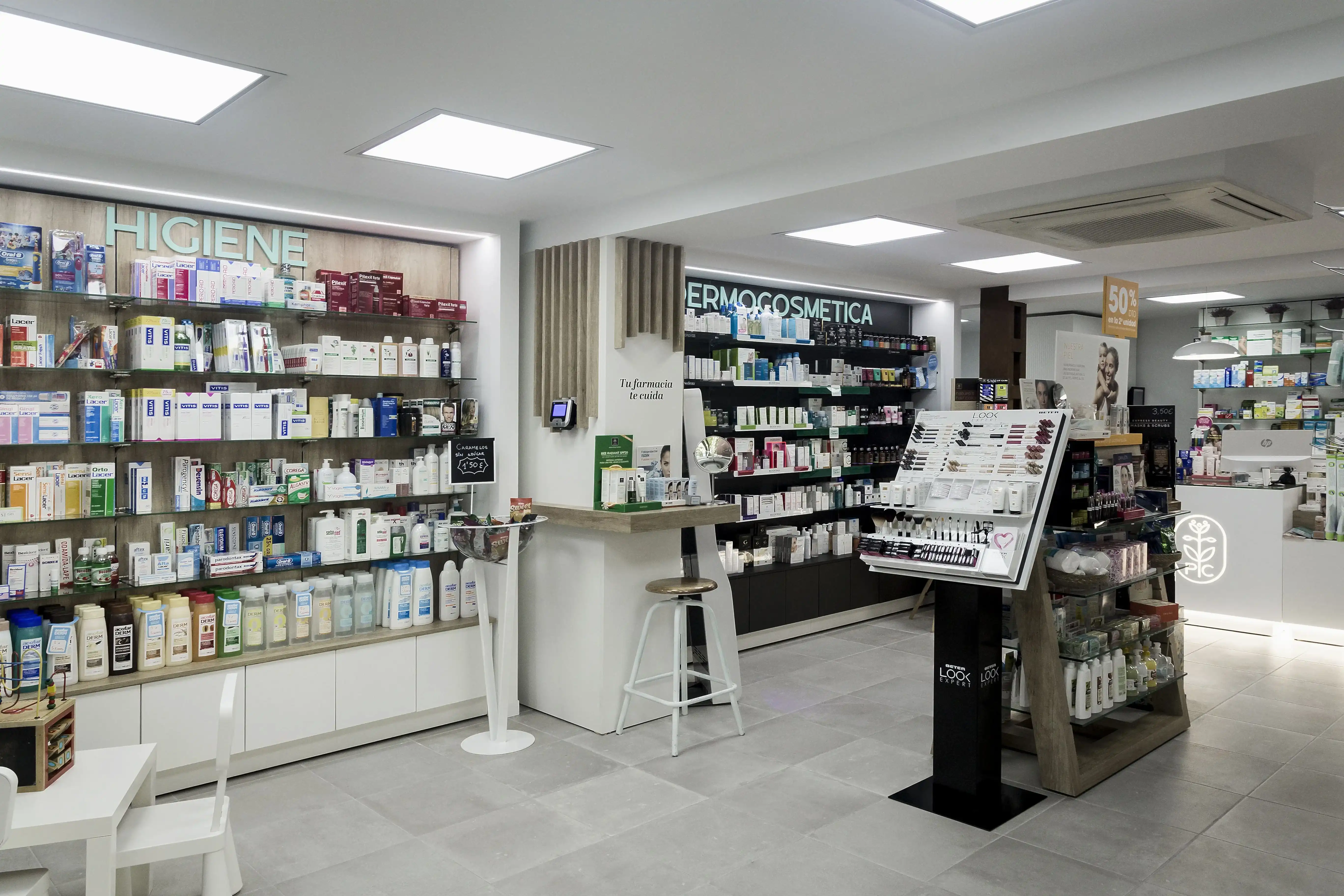 Farmacia Prada + Costa | Kaulak Estudio